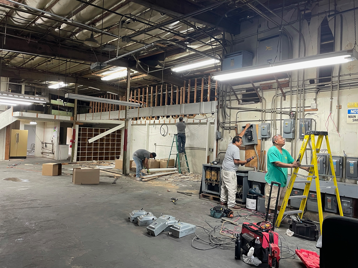 Steel Lighting Co. team working on the new facility in 2020
