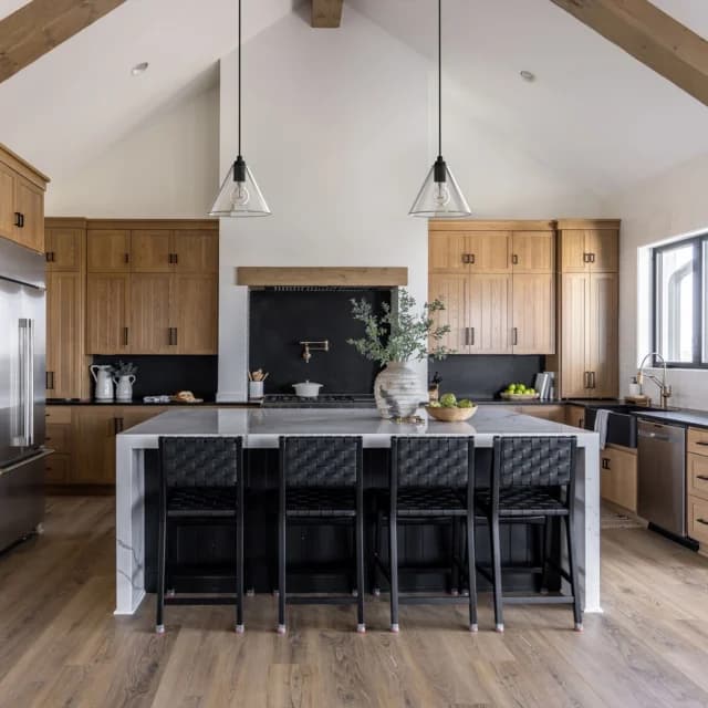 Tis the season for gathering. Our new glass line pendants look stunning over a kitchen island and create the perfect centerpiece for your fall hosting plans.